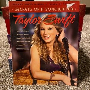 Taylor Swift Books BUNDLE